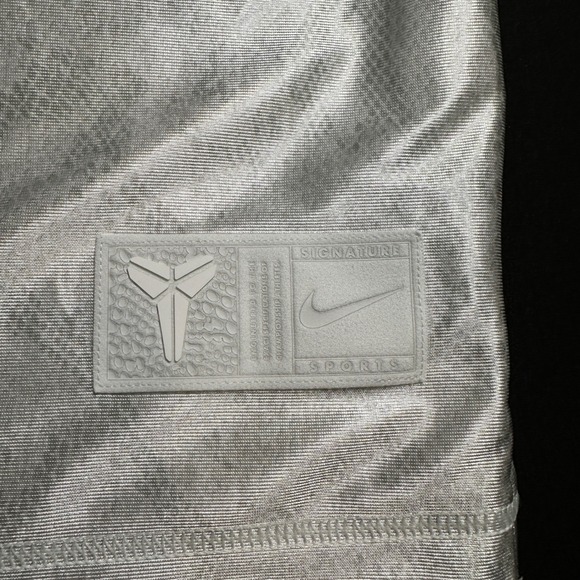 Nike Kobe Jersey Mens XL White Reversible NBA Basketball Mamba Forever FZ0934 - Picture 3 of 15